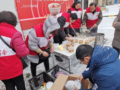 淮南市红十字会积极应对低温雨雪冰冻灾害4