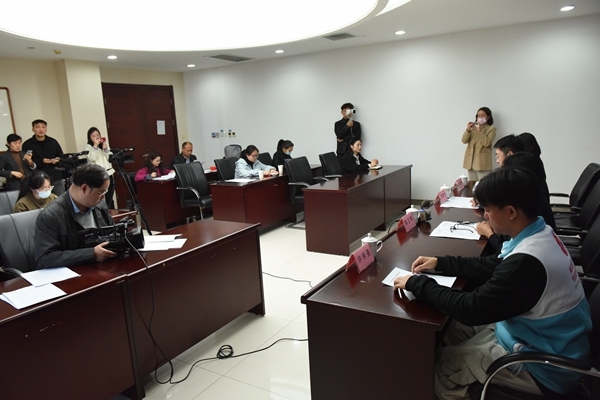 “600例”新闻发布会在淮举行3