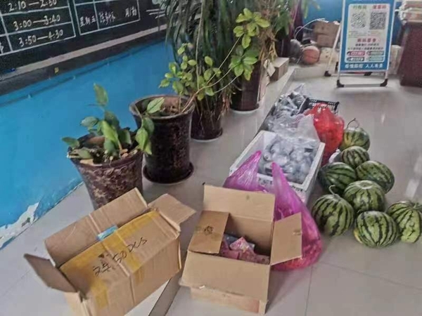 “淮小红”为“孤老”“留小”同过六一4