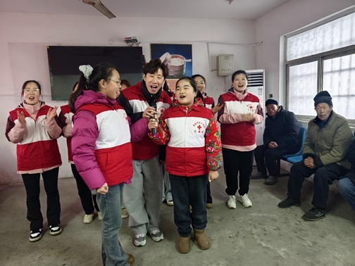 “淮小红”陪孤寡老人欢乐过大年22