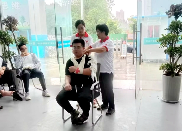 市红十字会送训上门为企业安全保驾护航7