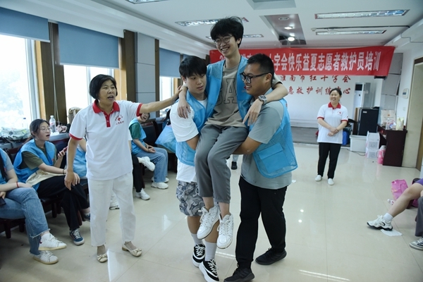 市红十字会“快乐益夏”项目志愿者“严苛”培训14
