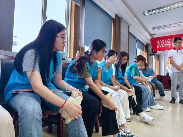 市红十字会“快乐益夏”项目志愿者“严苛”培训19