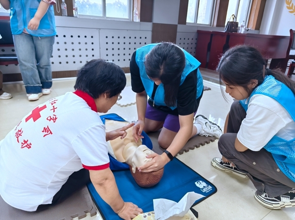 市红十字会“快乐益夏”项目志愿者“严苛”培训22