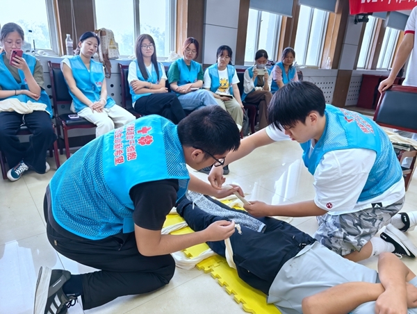市红十字会“快乐益夏”项目志愿者“严苛”培训43