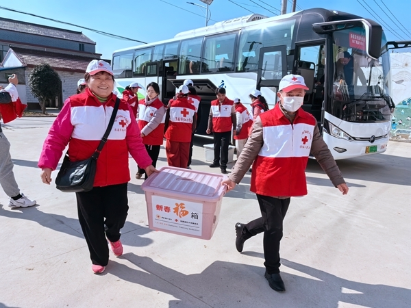 淮南市红十字会慰问救助帮扶户2