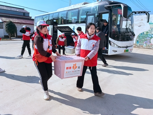 淮南市红十字会慰问救助帮扶户3