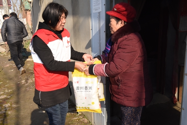淮南市红十字会慰问救助帮扶户7