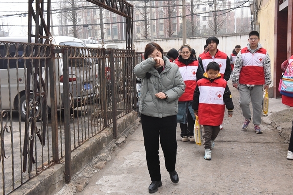 冰雪严寒送温暖 淮南市红十字会“博爱送万家”侧记23-