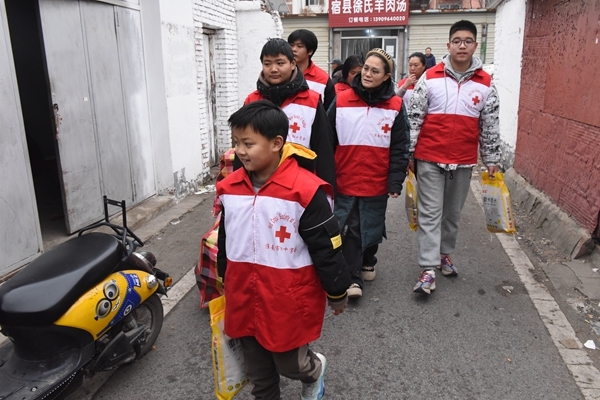 冰雪严寒送温暖 淮南市红十字会“博爱送万家”侧记32--