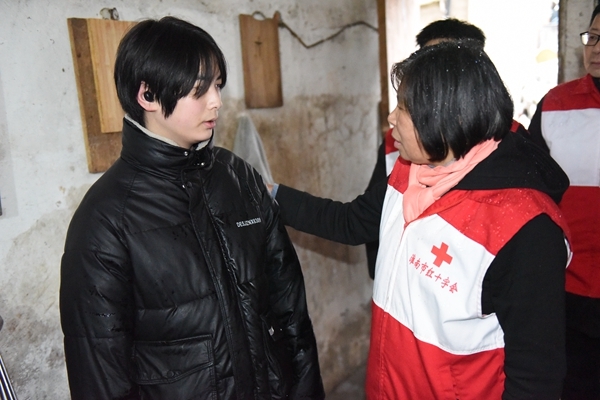 冰雪严寒送温暖 淮南市红十字会“博爱送万家”侧记36--