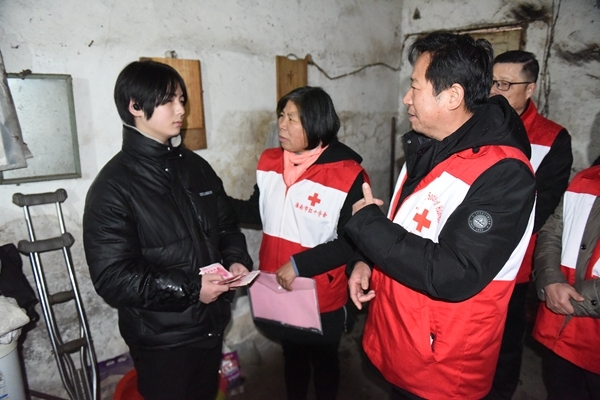 冰雪严寒送温暖 淮南市红十字会“博爱送万家”侧记39--