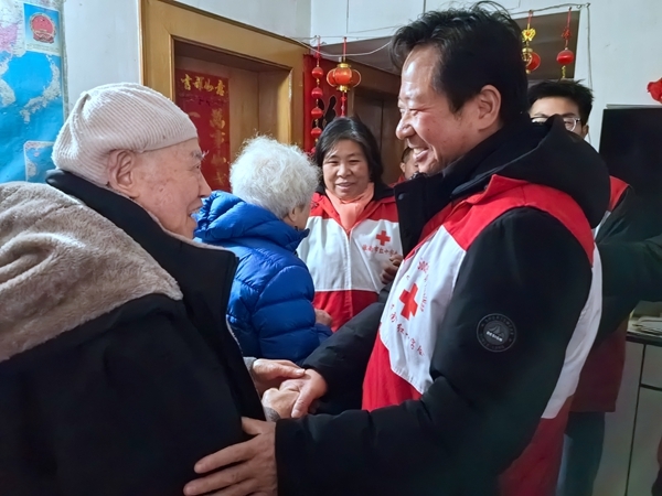 冰雪严寒送温暖 淮南市红十字会“博爱送万家”侧记44--