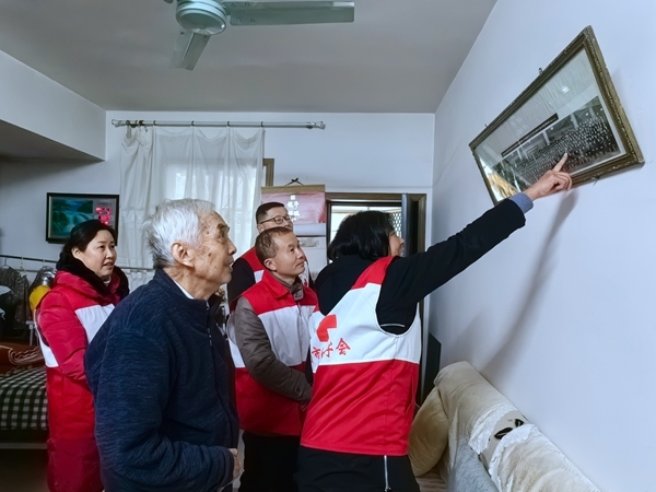 冰雪严寒送温暖 淮南市红十字会“博爱送万家”侧记51