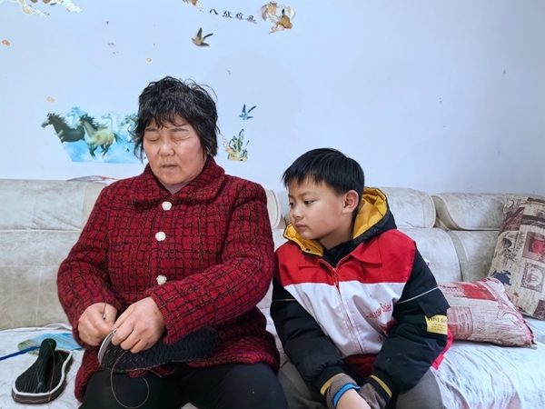 冰雪严寒送温暖 淮南市红十字会“博爱送万家”侧记61