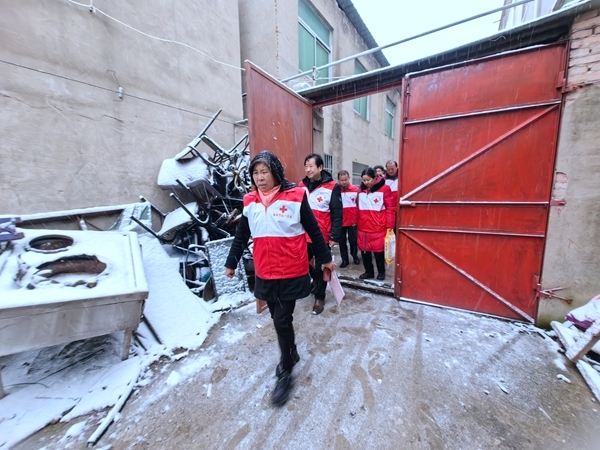 冰雪严寒送温暖 淮南市红十字会“博爱送万家”侧记70