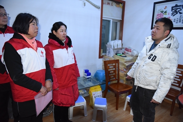冰雪严寒送温暖 淮南市红十字会“博爱送万家”侧记72