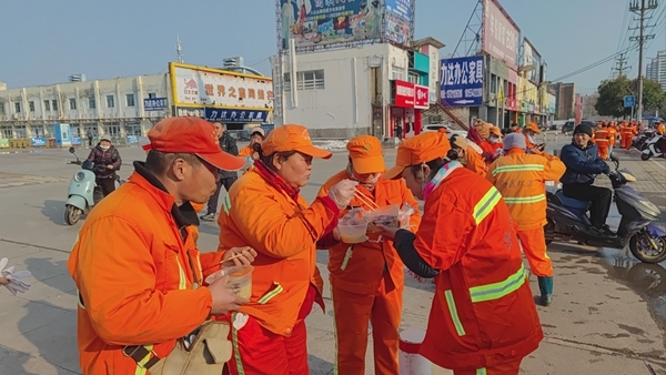 冰雪严寒中2000份爱心粥温暖一座城12