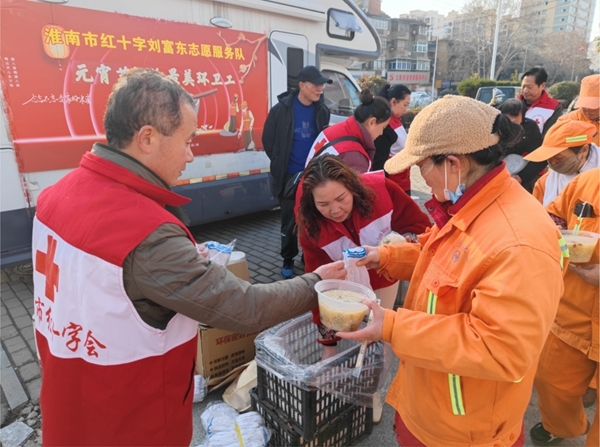 冰雪严寒中2000份爱心粥温暖一座城29
