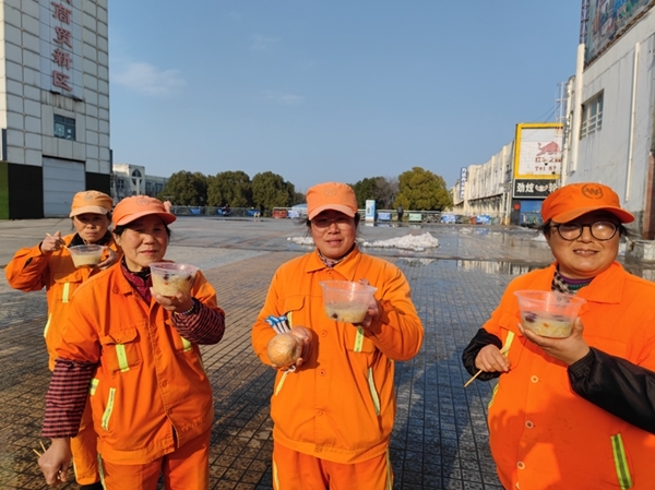 冰雪严寒中2000份爱心粥温暖一座城44