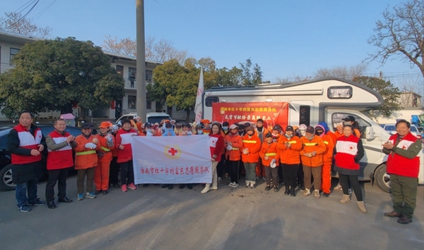 冰雪严寒中2000份爱心粥温暖一座城45