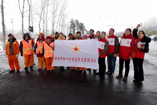 冰雪严寒中2000份爱心粥温暖一座城51