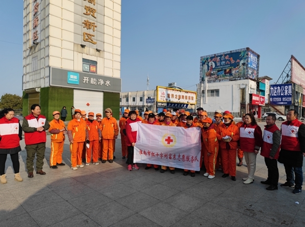 冰雪严寒中2000份爱心粥温暖一座城52