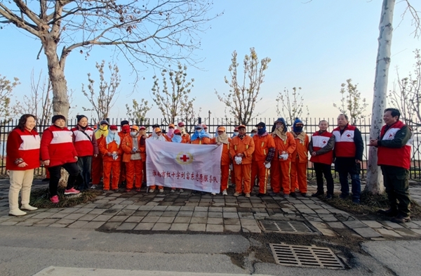 冰雪严寒中2000份爱心粥温暖一座城53