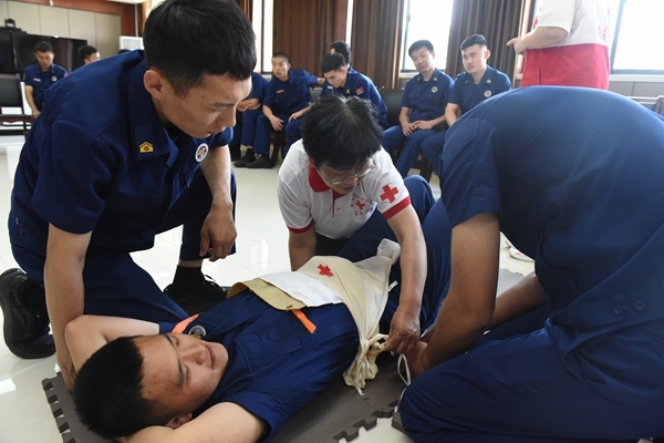 淮南市红十字会连续16年为消防培训应急救护11