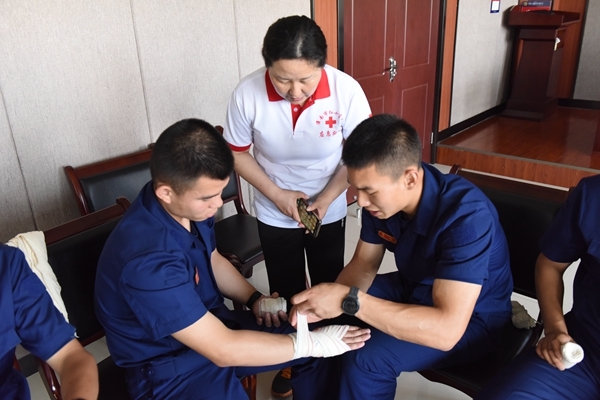 淮南市红十字会连续16年为消防培训应急救护2