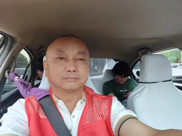 “淮小红”爱心护考温情满路21