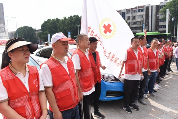 “淮小红”爱心护考温情满路3