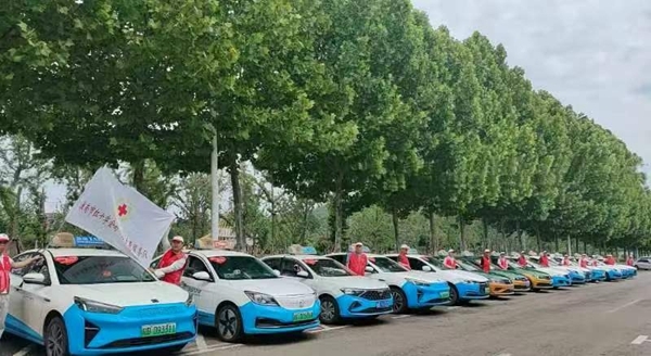 “淮小红”爱心护考温情满路4