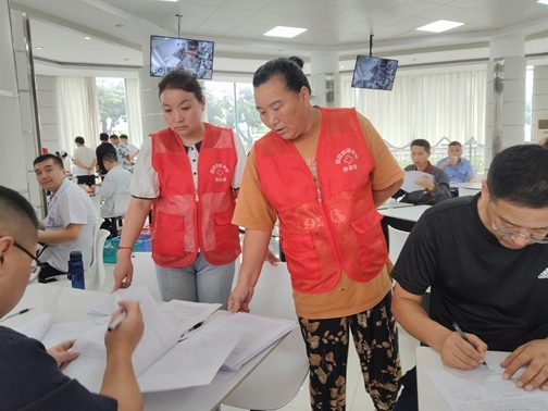 “淮小红”深入企业献血捐“髓”动员4