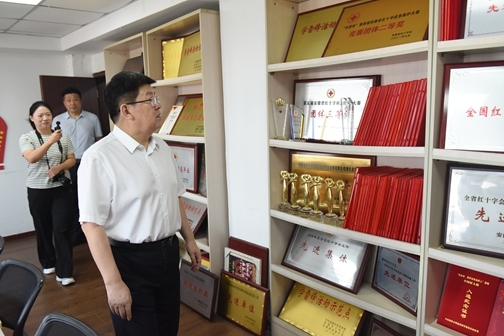 市委书记任泽锋调研红十字会工作6
