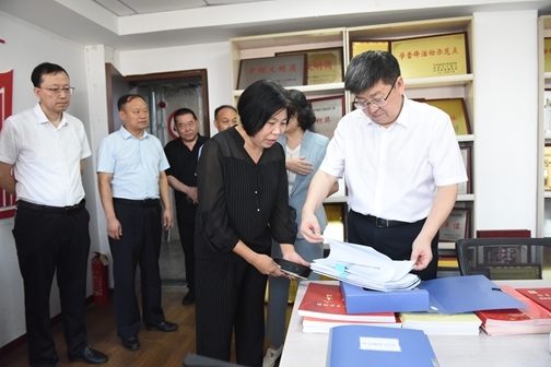 市委书记任泽锋调研红十字会工作9