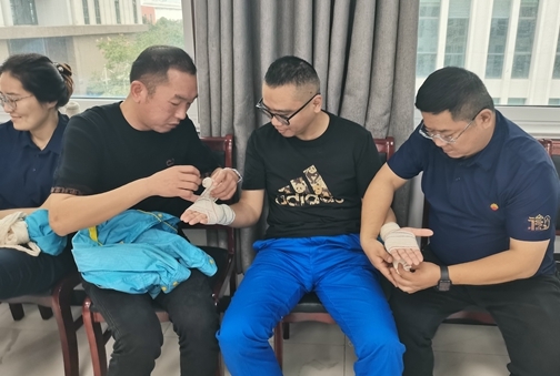 淮南市红十字会首进燃气公司开展救护员培训9