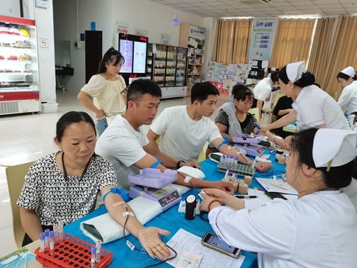 市红十字会赴寿县指导动员献血采样1