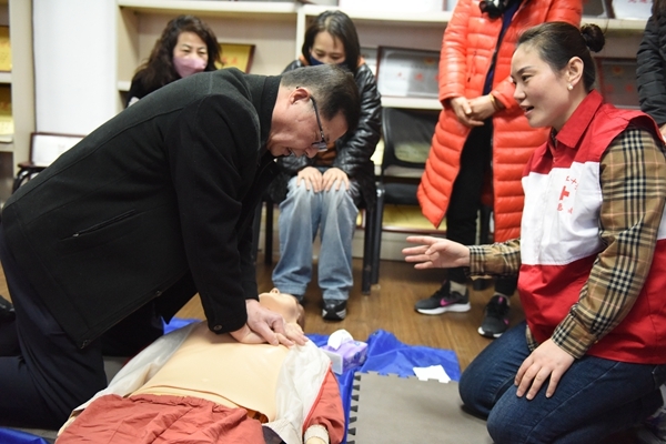 培训志愿者 锻炼新师资9