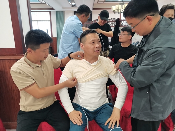 淮南市红十字会为蓝天救援队开展救护员培训2