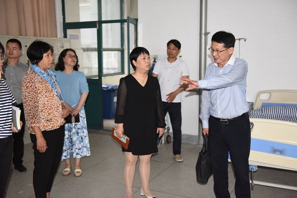 直奔一线务实调研9