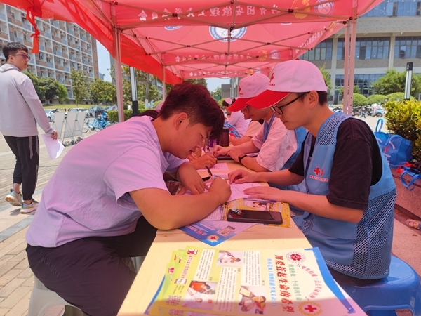 “淮小红”以热血行动庆祝世界献血者日7