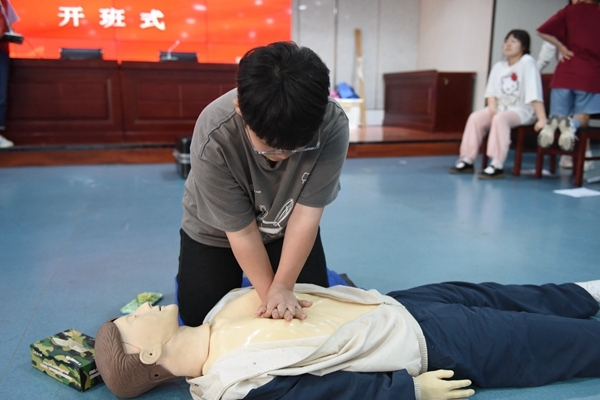 淮南联合大学举办首期红十字救护员培训班16