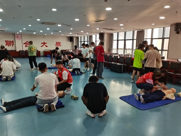 淮南联合大学举办首期红十字救护员培训班18