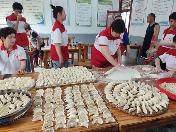 “淮小红”“粽”情端午“艾”暖人间1
