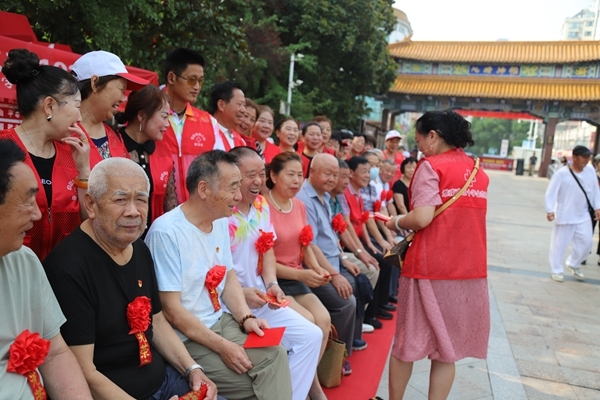 淮小红”红心颂歌献给党6