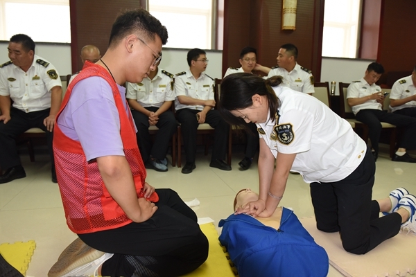 淮南市红十字会为海事水上应急突击队进行救护培训12