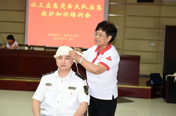 淮南市红十字会为海事水上应急突击队进行救护培训13