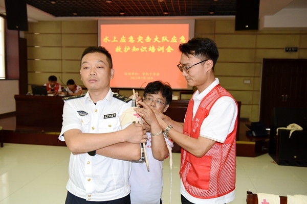 淮南市红十字会为海事水上应急突击队进行救护培训14