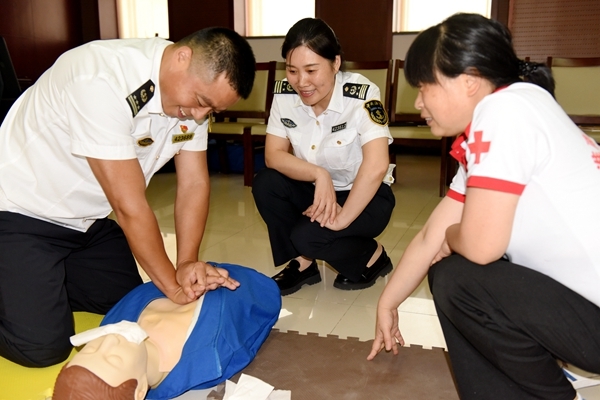 淮南市红十字会为海事水上应急突击队进行救护培训8